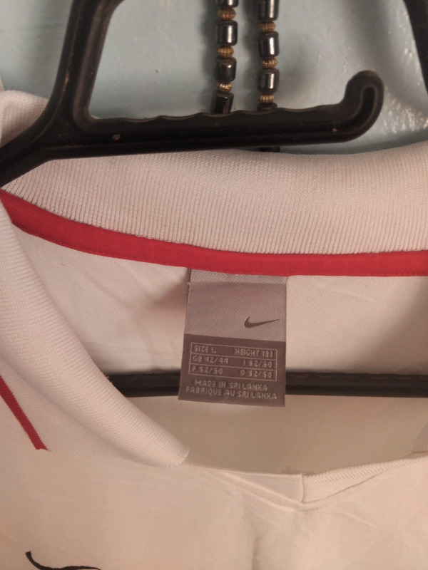 2004-05 Manchester United Nike Training Shirt for sale._2