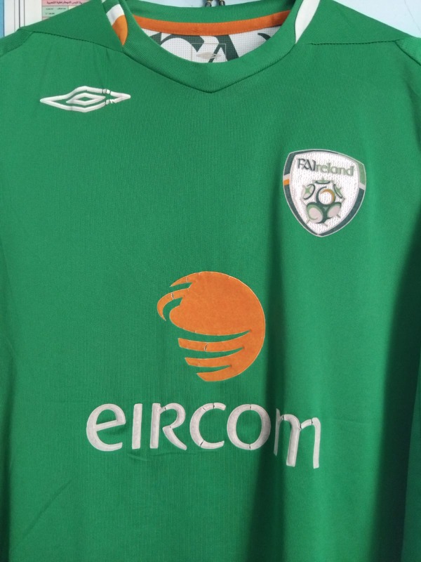 2004 - 2006 Ireland Home Shirt Men's Green Polyester Made By: Umbro_2