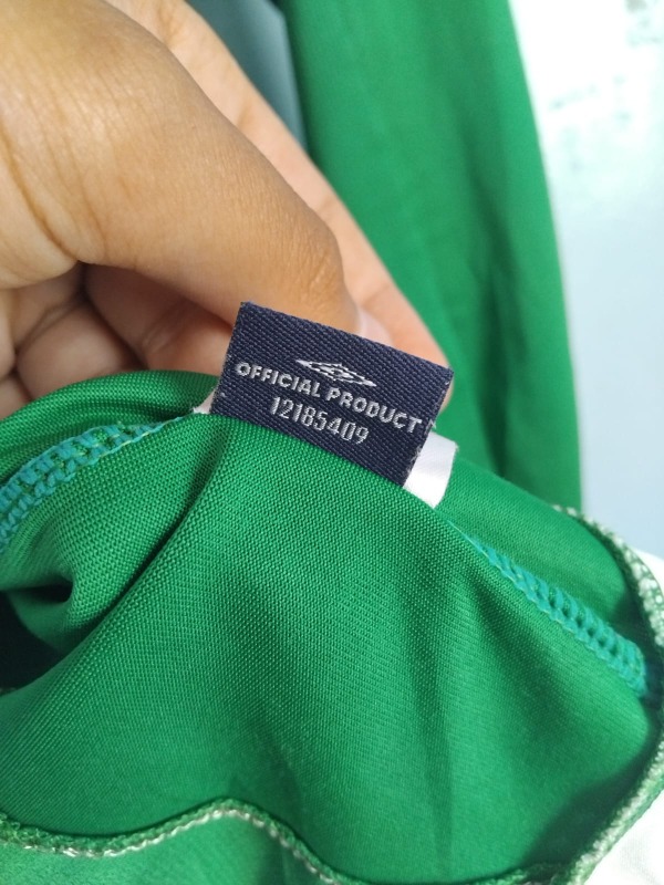 2004 - 2006 Ireland Home Shirt Men's Green Polyester Made By: Umbro_1