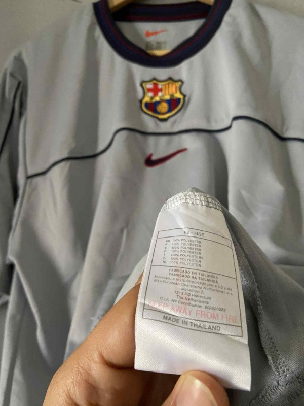 1998-00 vintage Barcelona Nike Training Shirt authentic  💯_1